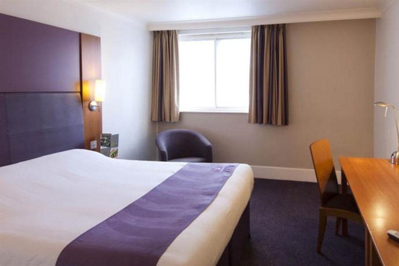 Premier Inn Glasgow نيوتن ميرنز المظهر الخارجي الصورة