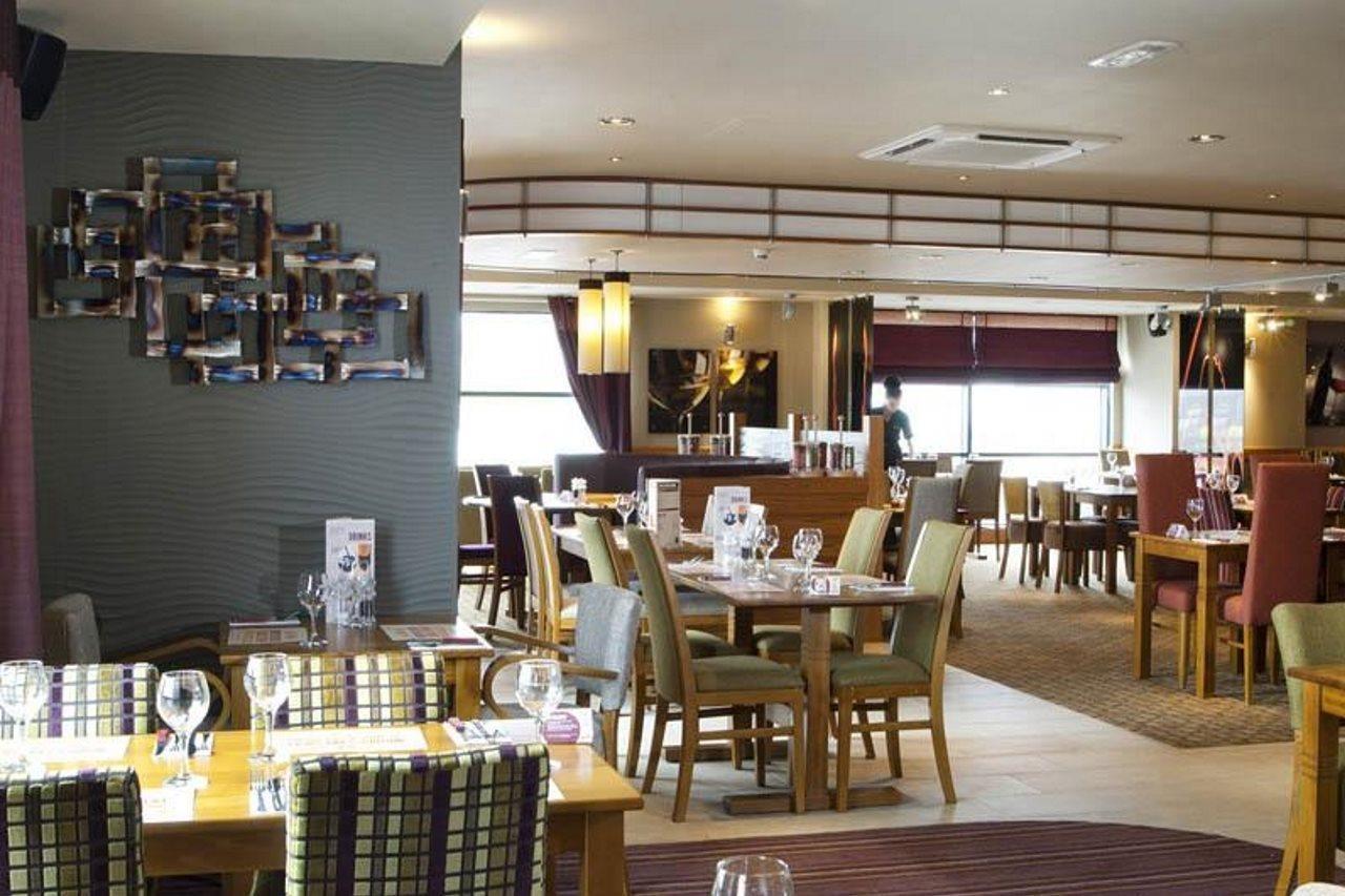 Premier Inn Glasgow نيوتن ميرنز المظهر الخارجي الصورة