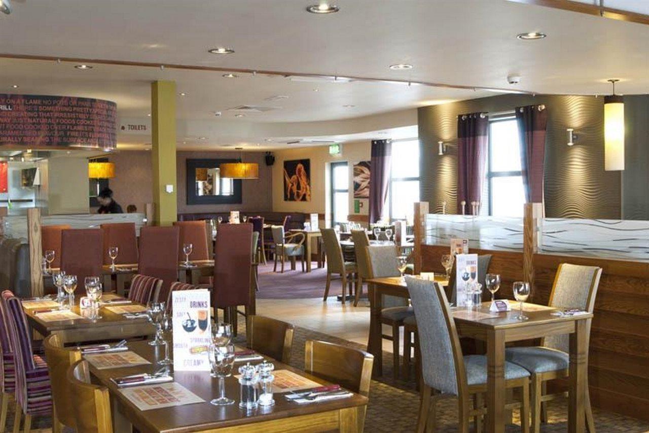 Premier Inn Glasgow نيوتن ميرنز المظهر الخارجي الصورة