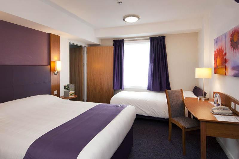 Premier Inn Glasgow نيوتن ميرنز المظهر الخارجي الصورة